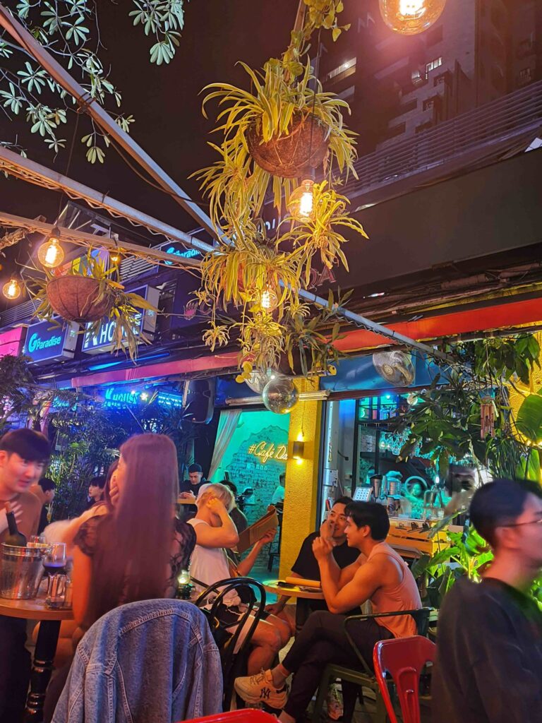 Taipei's bars Cafe Dalida