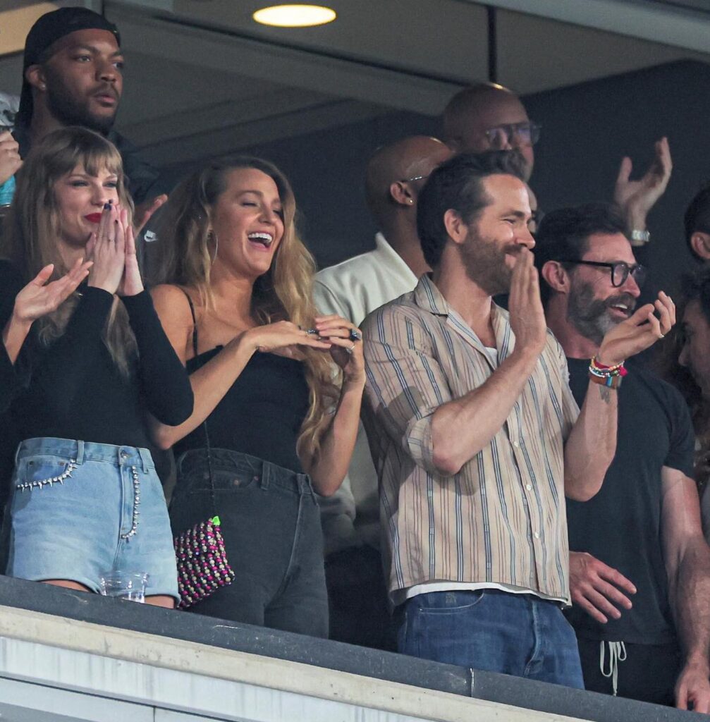 Taylor Swift at Metlife Stadium with Blake Lively, Ryan Reynolds and Hugh Jackman
