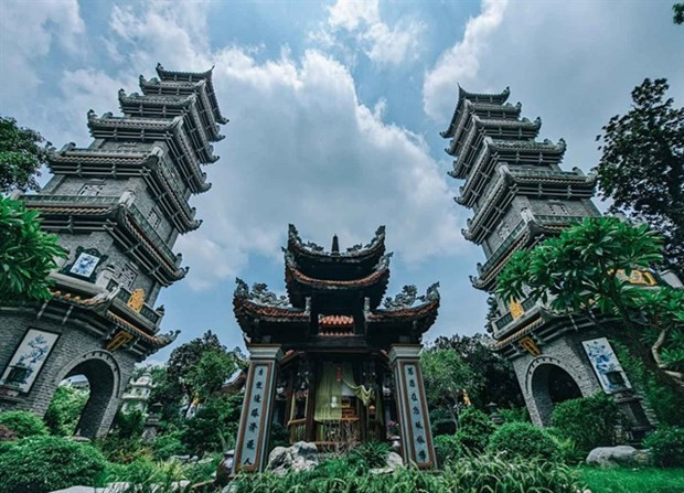 The Ngâu Pagoda Hanoi destination