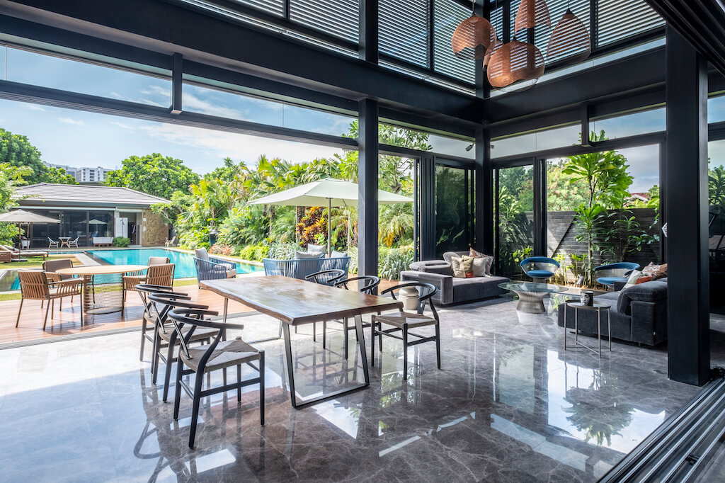 Quiet luxury: Screen House indoor-outdoor