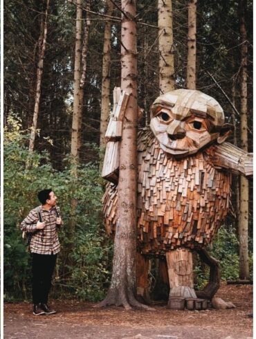 Trolls in forest by Thomas Dambo
