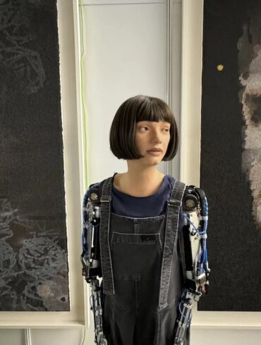 AI robot artwork sells for $1 million