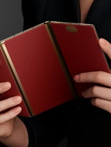 Huawei trifold phone